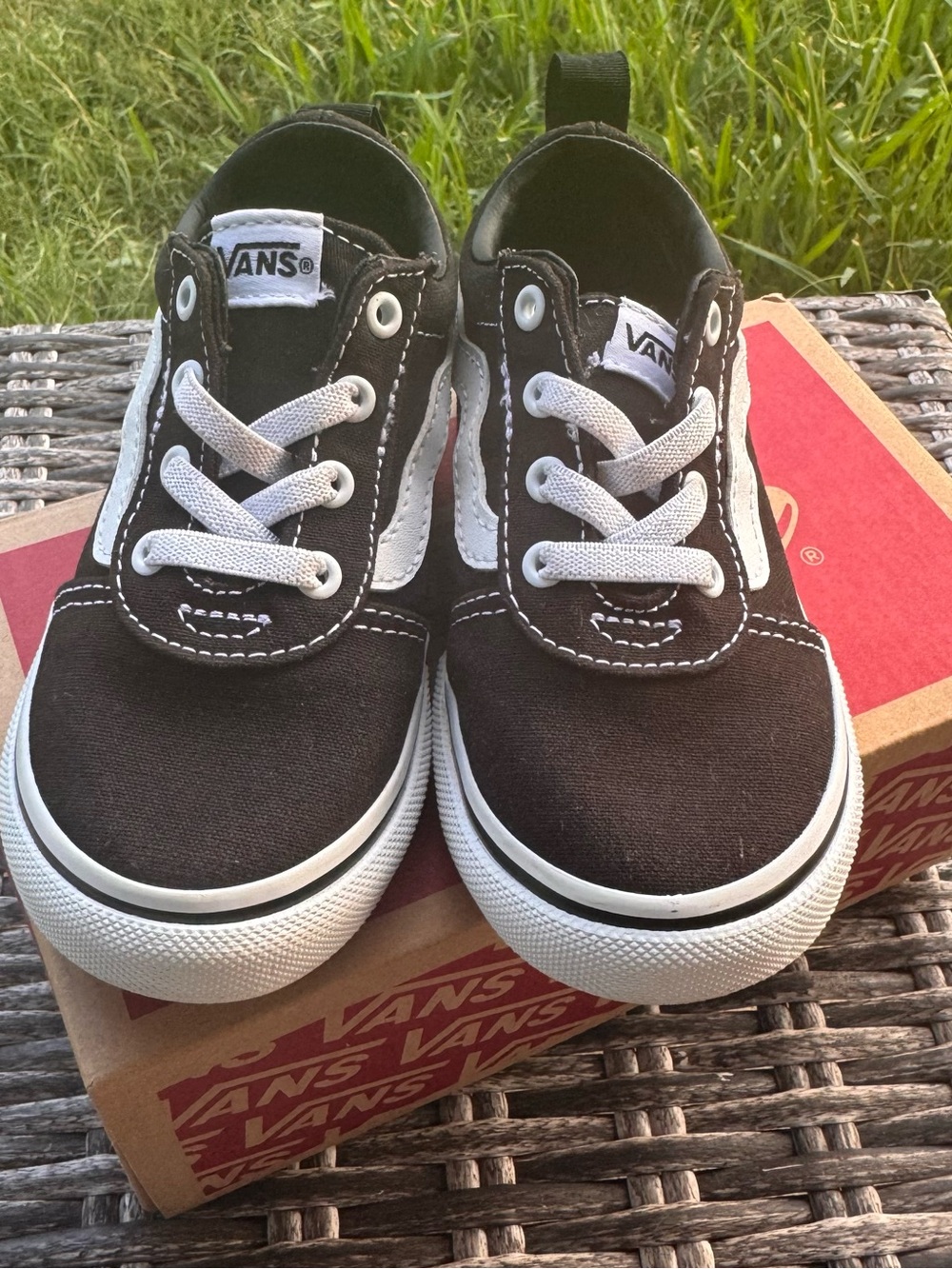 Vans Toddler Black and White Low-Top Sneakers